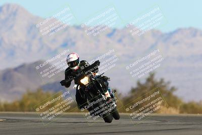 media/Jan-09-2022-SoCal Trackdays (Sun) [[2b1fec8404]]/Turn 14 (10am)/